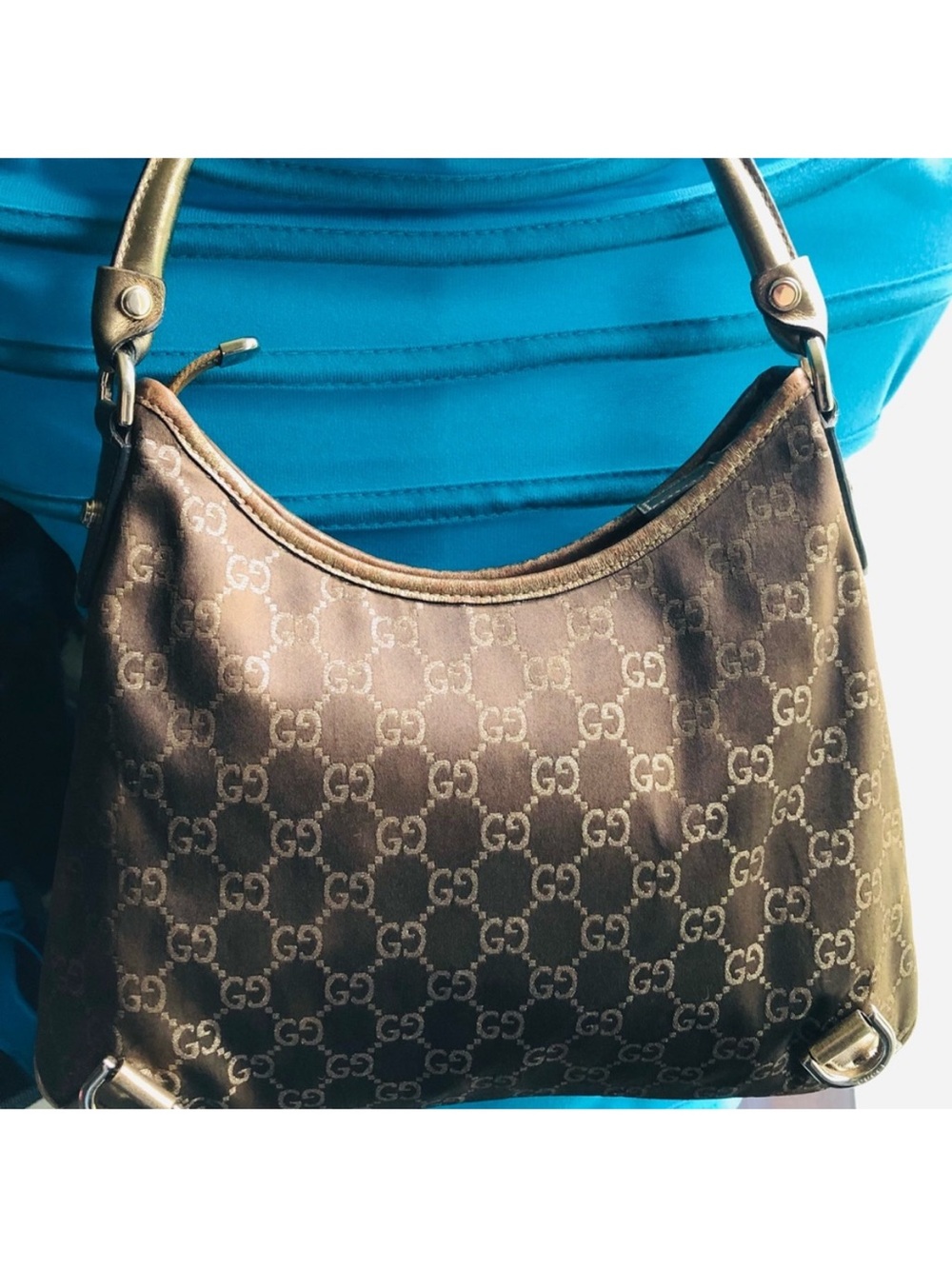 Gucci Brown GG Canvas Shoulder Bag with Gold-Tone Hardware - Picture 2 of 11